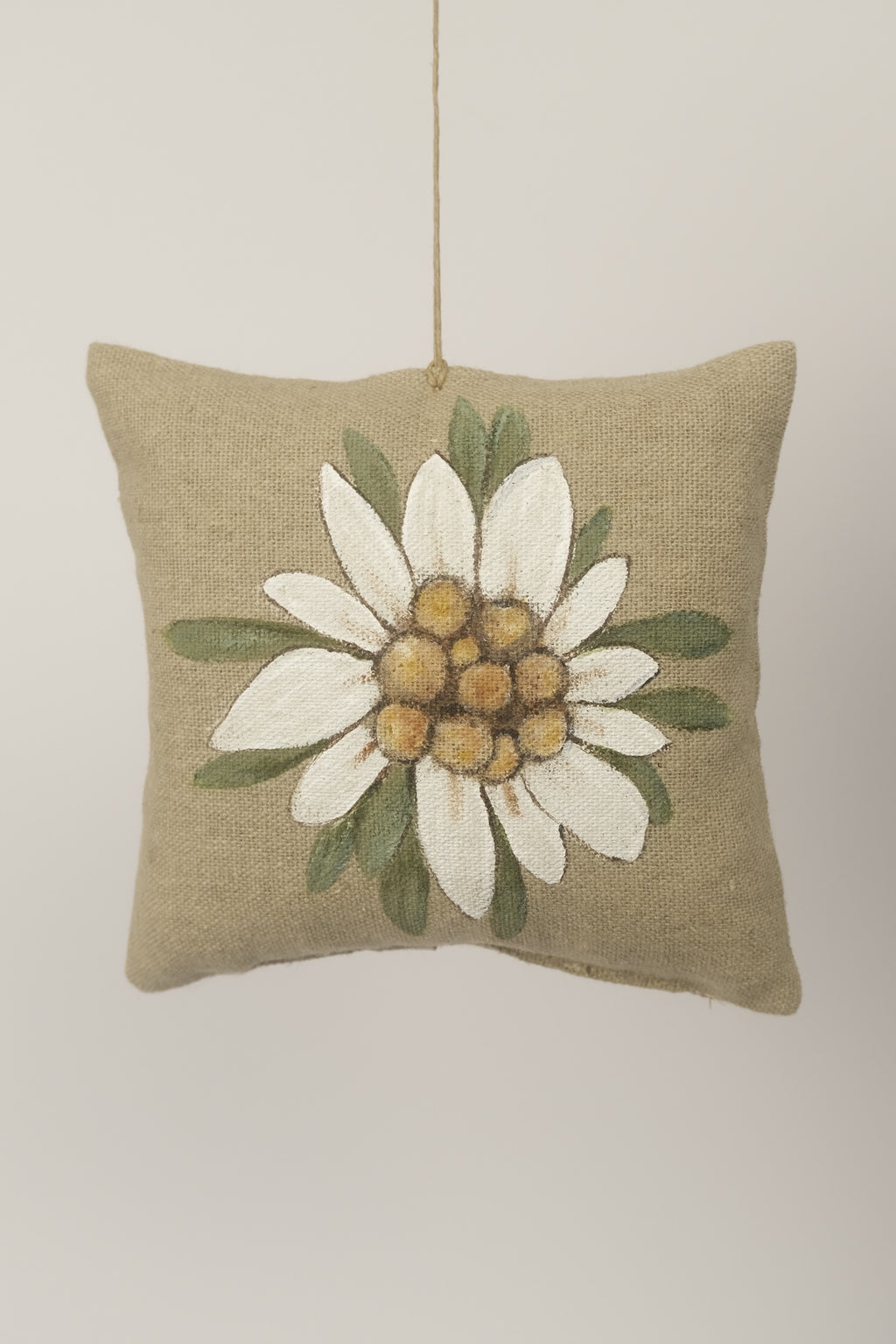 Stella delle Dolomiti - cuscino con trucioli di cirmolo dipinto a mano