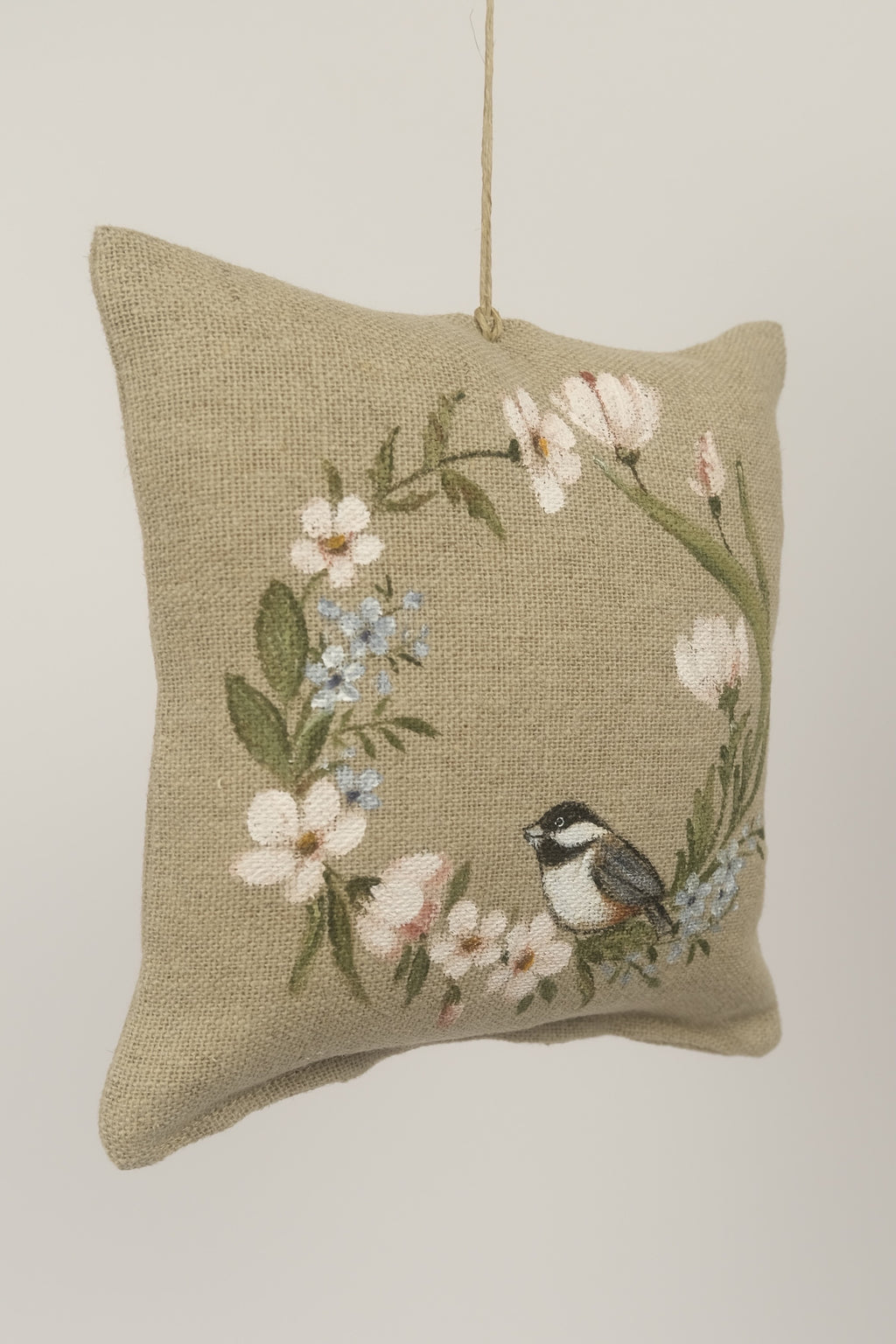 Desiderio - cuscino con trucioli di cirmolo dipinto a mano