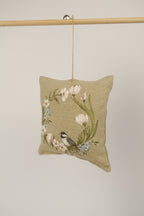 Desiderio - cuscino con trucioli di cirmolo dipinto a mano