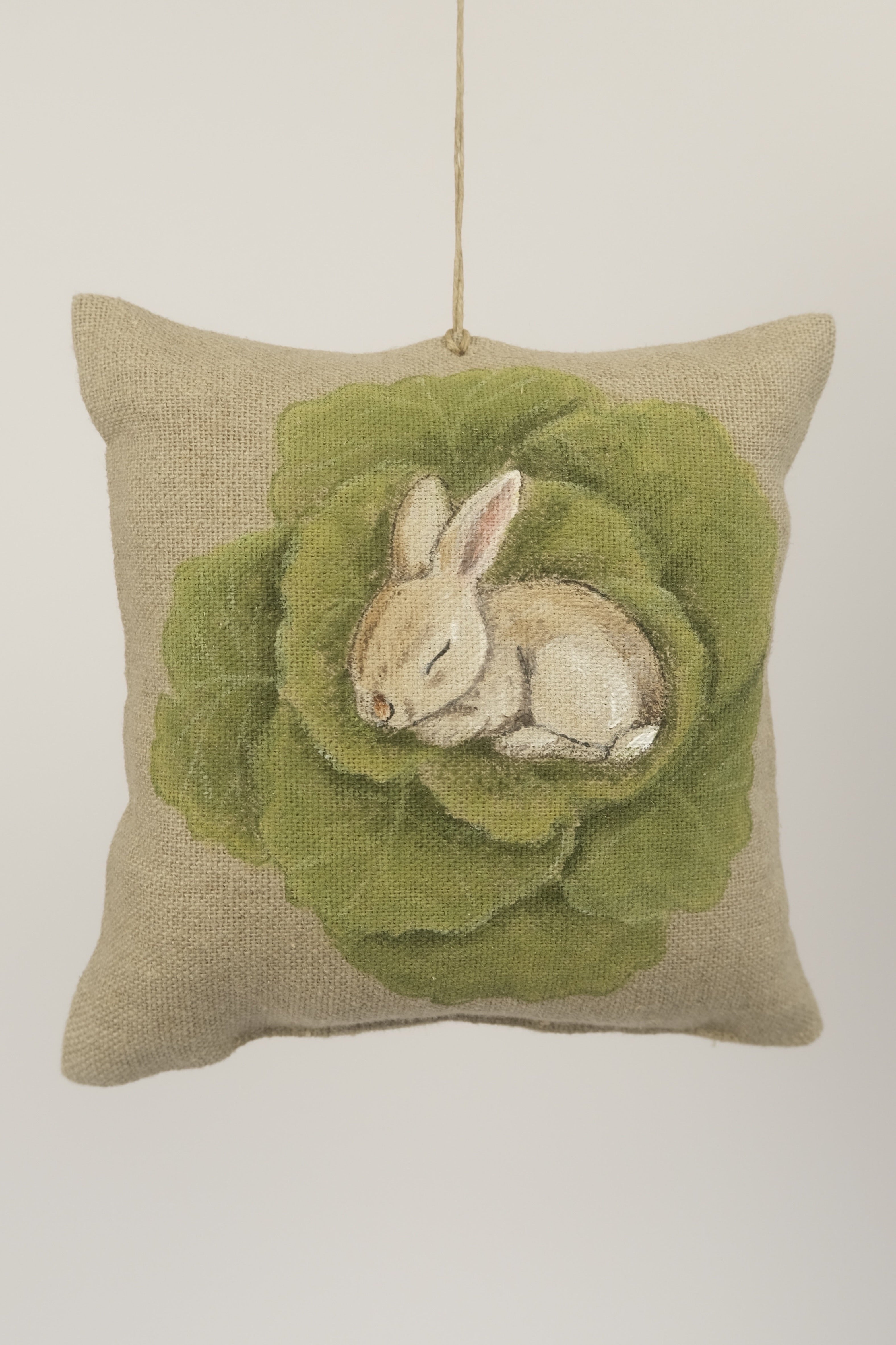 Lattughino - cuscino con trucioli di cirmolo dipinto a mano