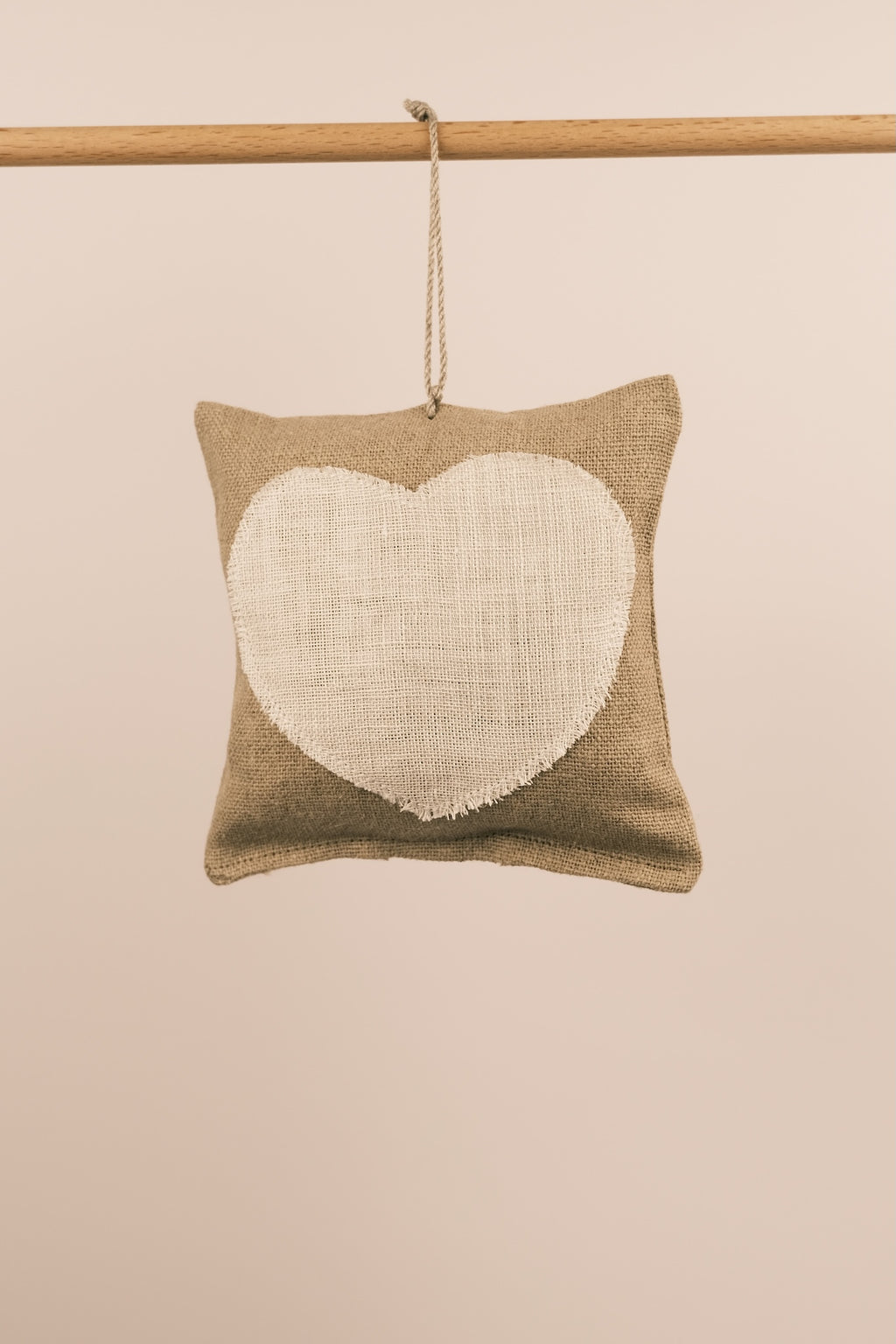 Tasca del mio cuore - cuscinetto con trucioli di legno di cirmolo