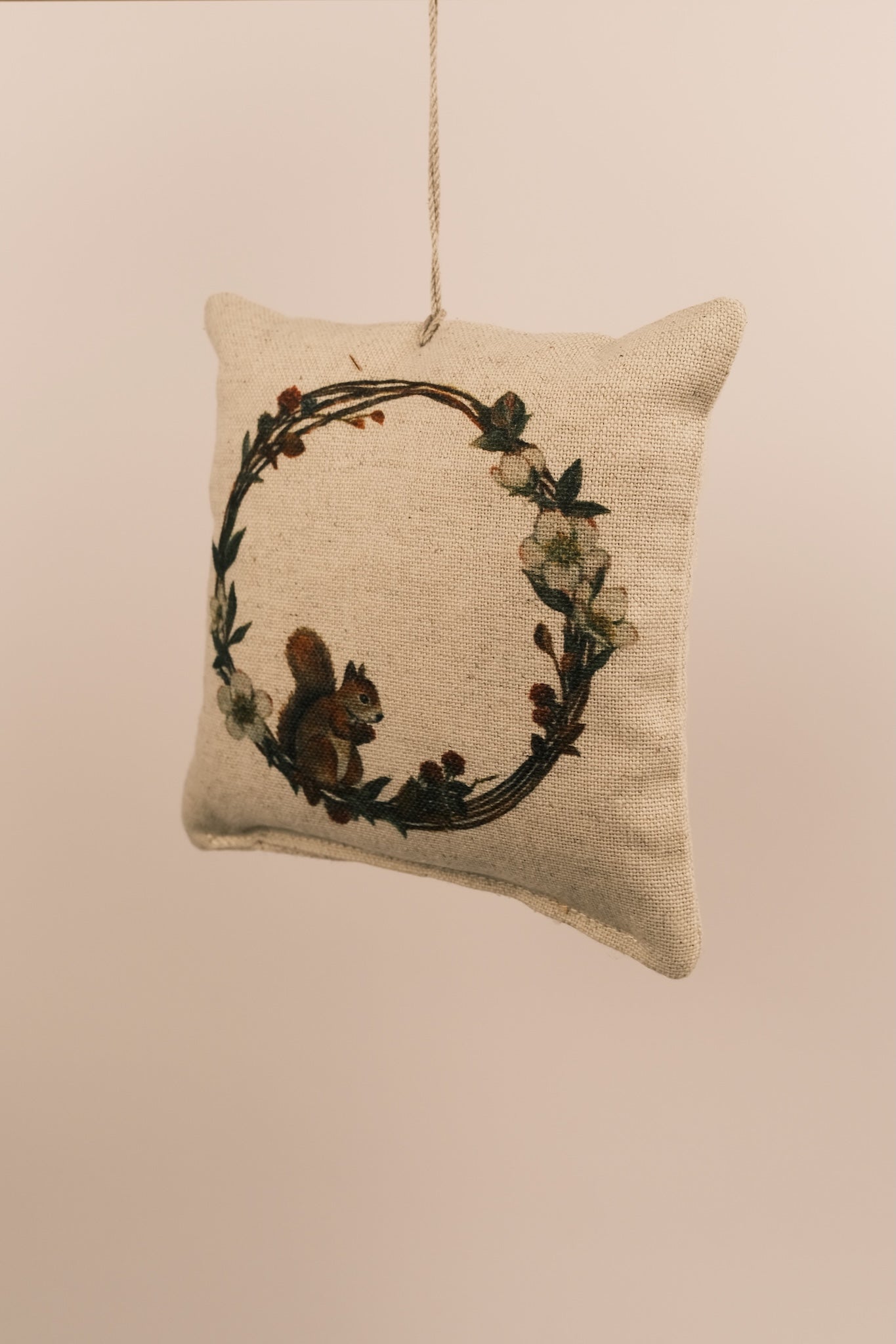 Eichhörnchen - cuscinetto imbottito di trucioli di legno di cirmolo