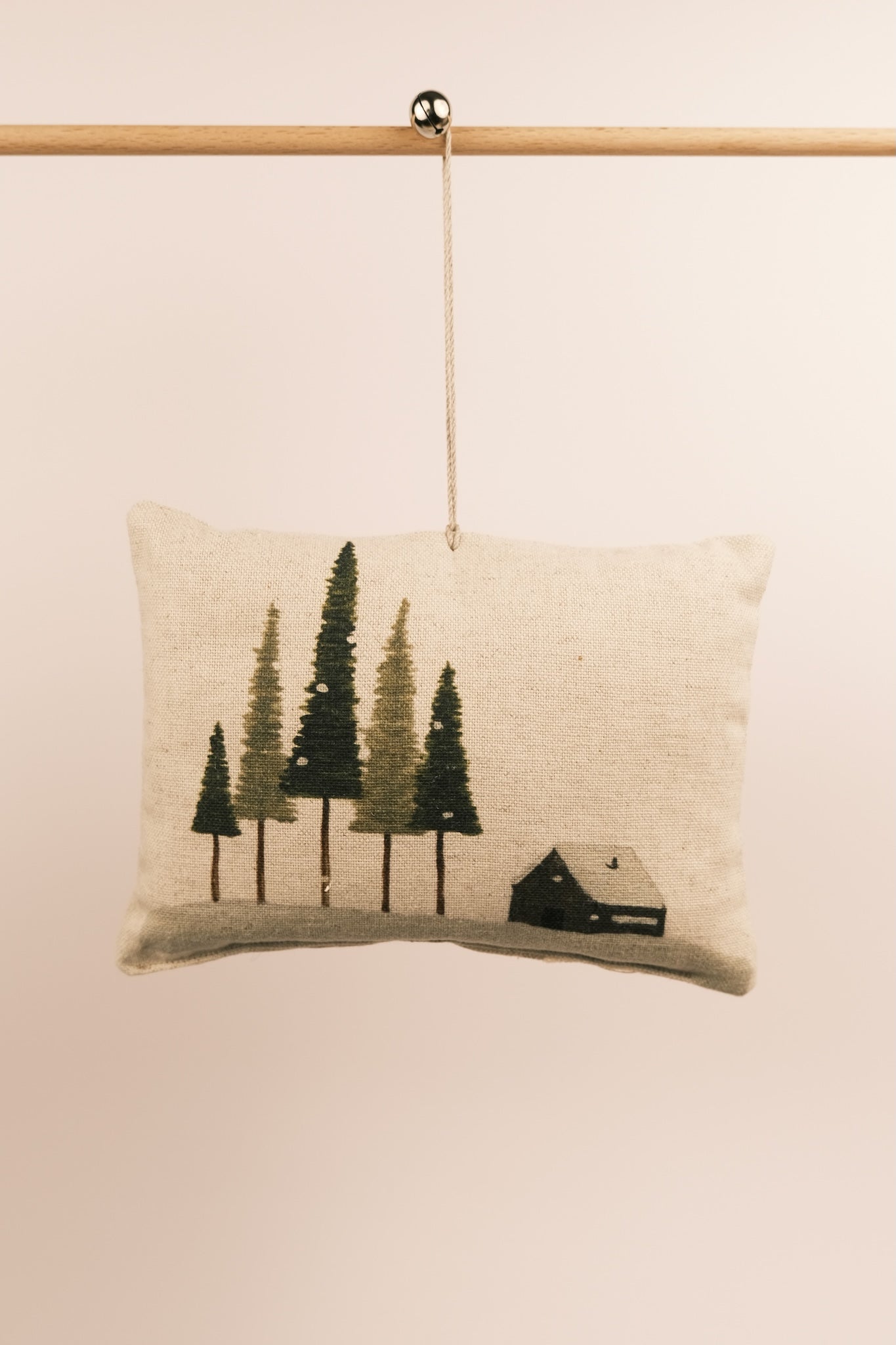 Casetta - cuscinetto con fiocchi di legno di cirmolo