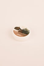 Lippenbalsam aus Zirbenholz