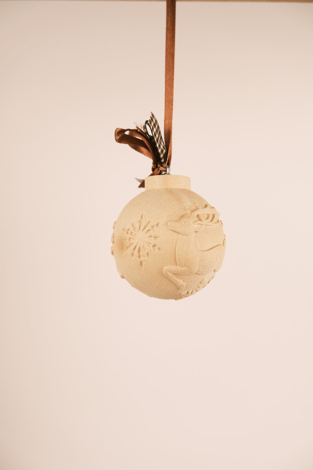 Sfera in legno cervi ballerini