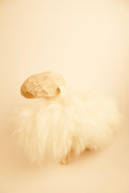 Pecorella in legno di pino con pelliccia di agnello