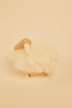 Pecorella in legno di pino con pelliccia di agnello
