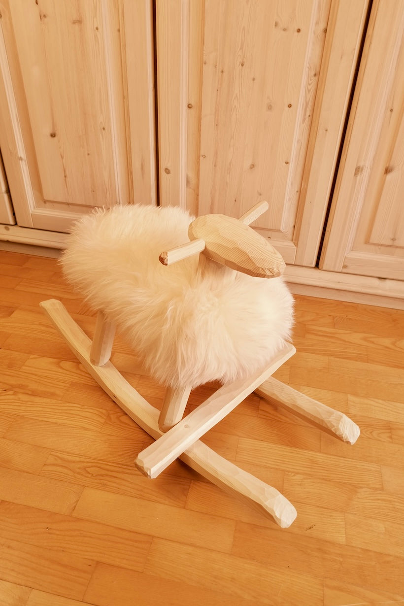 Pecorella a dondolo in legno di pino