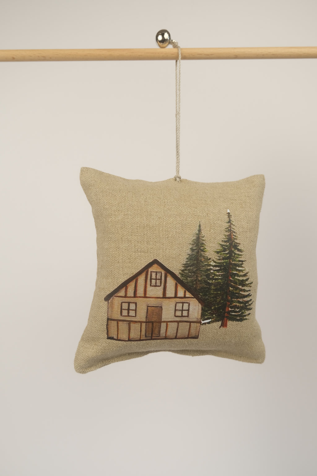 Cuscinetto con stampa alpina imbottito di trucioli di legno di cirmolo