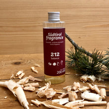 Carica l&#39;immagine nel visualizzatore di Gallery, Ricarica per il profumo d&#39;ambiente 212mt. - fiorito, ambrato, poco agrumato

